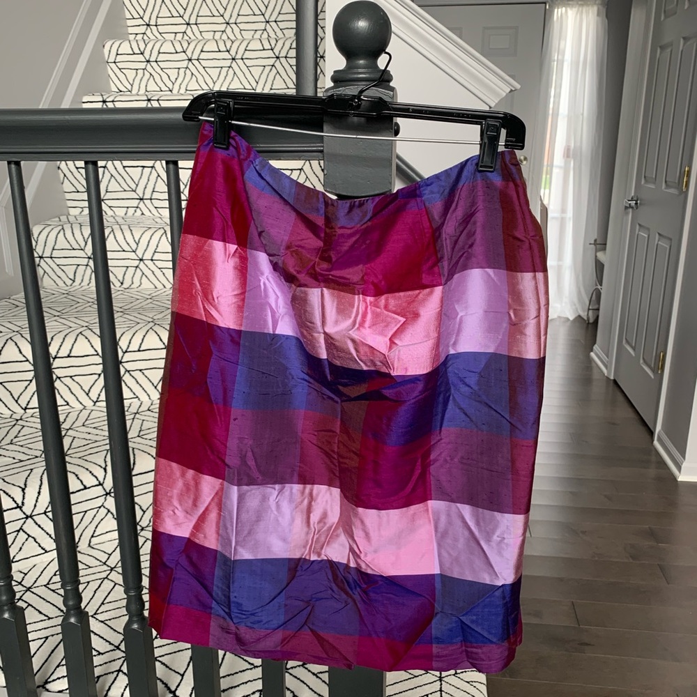 NWT SPENCER JEREMY 100% SILK BEAUTIFUL SKIRT. SIZE 12